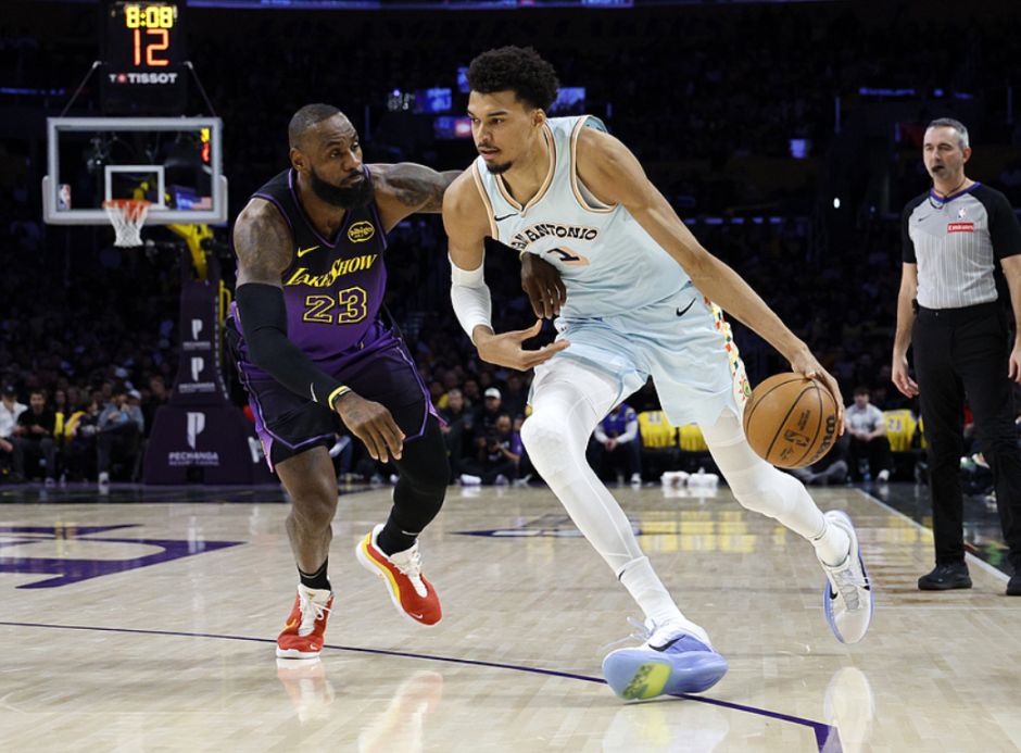 开云体育中国-步行者马刺紧张对决，谁能赢得最后战