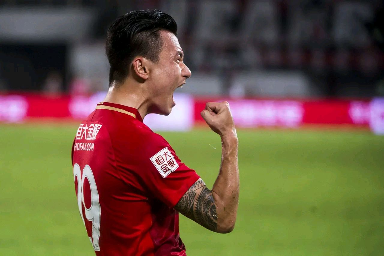 恒大败给上海申花,遭受第二连败 恒大败给上海申花,遭受第二连败