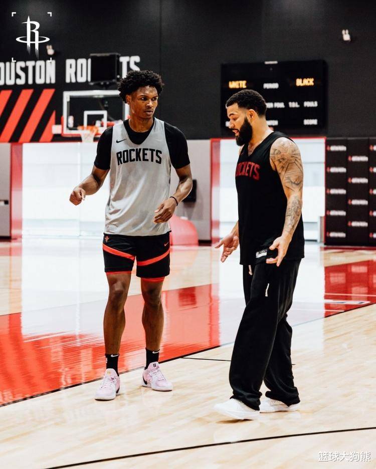 关于活塞前锋板凳发威,独得30分率队反超对手!的信息 关于活塞前锋板凳发威,独得30分率队反超对手!的信息