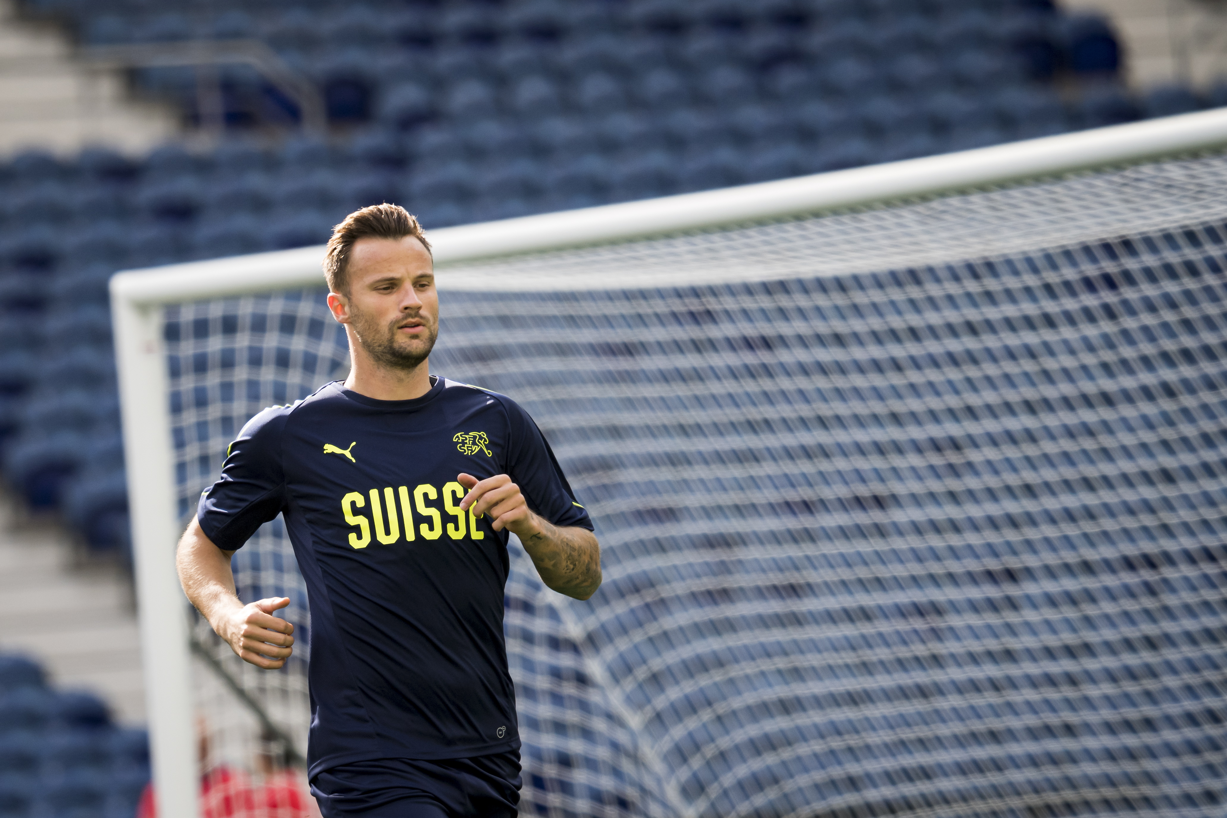 包含瑞士足球运动员备战大陆足球锦标赛的词条 包含瑞士足球运动员备战大陆足球锦标赛的词条