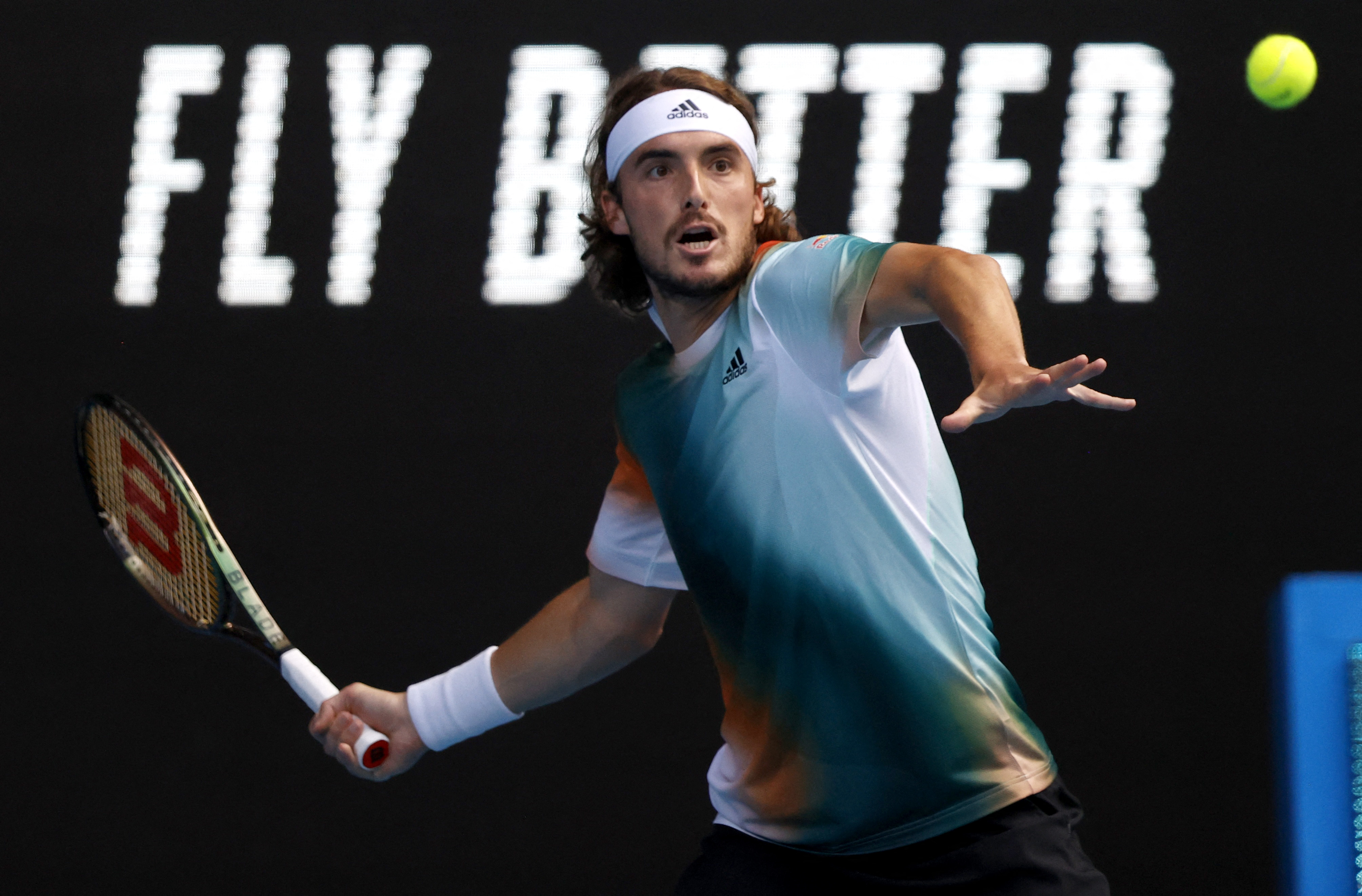 包含德国网球队力克欧洲网球队，西西帕斯爆发神勇的词条