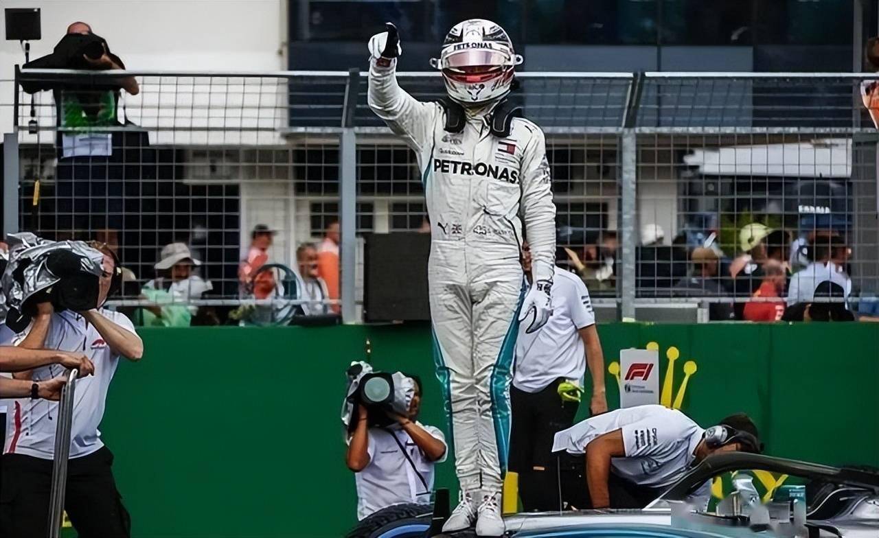 威廉姆斯险胜迈凯伦，汉密尔顿扛起全队